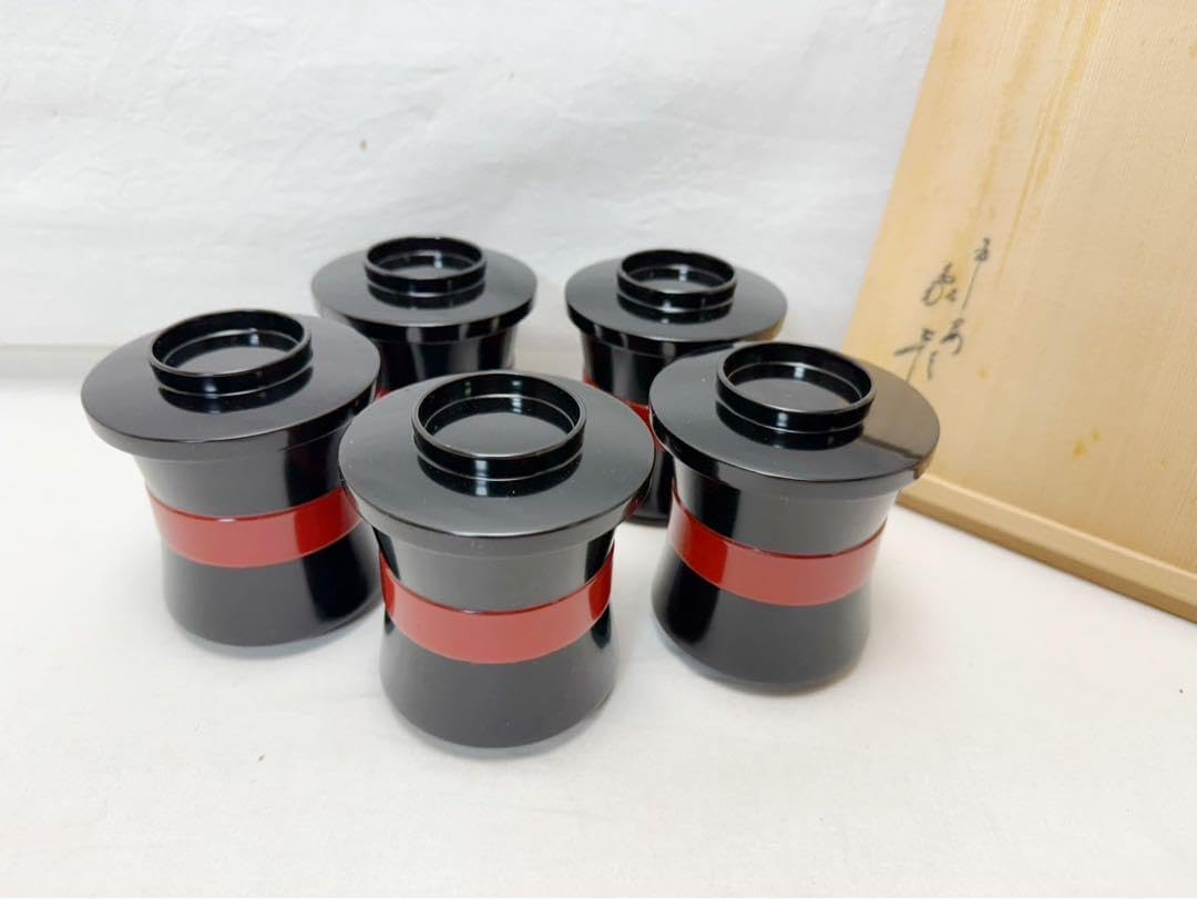 懐石道具 木製黒塗 吸物椀 金彩松葉見返し蒔絵 木箱